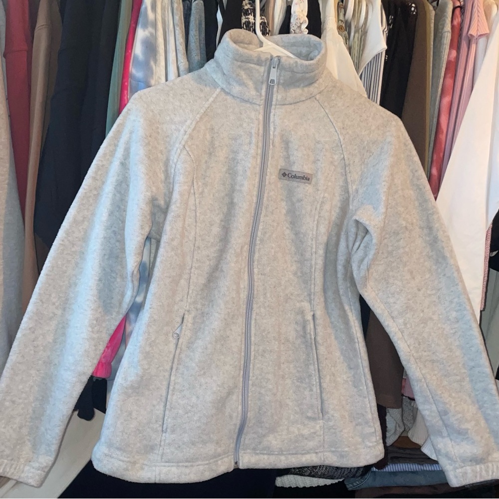 Columbia Women's Light Gray Fleece